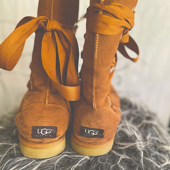 UGG BOOTS…Slightly Used- A classic staple to any fall wardrobe! - Picture 2 of 5